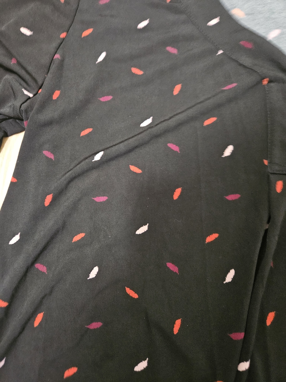 torrid Black V-Neck Tunic with Red, Purple & Pink Leaf  Print - Picture 4 of 4